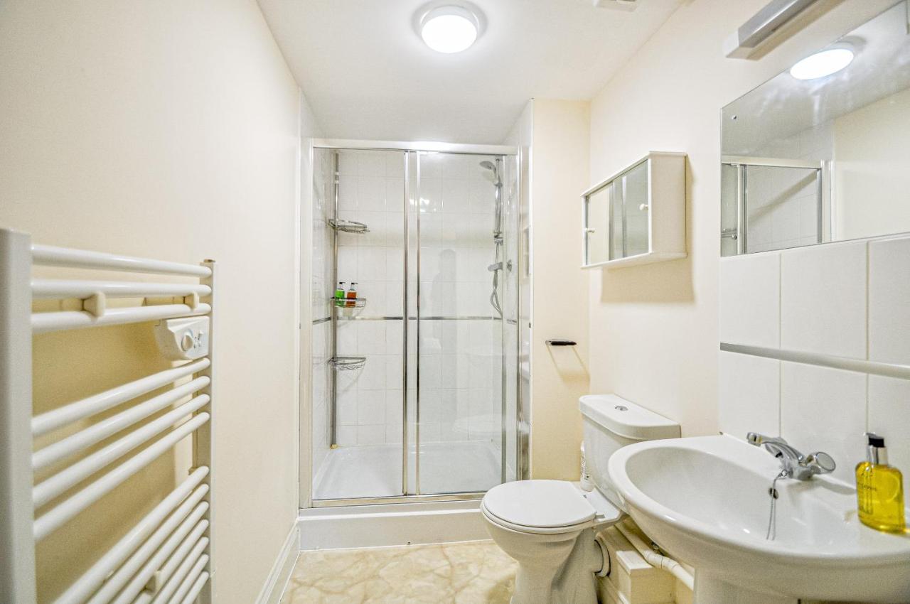 Kings Quarter - Four Bed Apartment - #0202 Maidenhead Luaran gambar